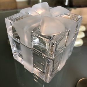 Tiffany & Co never used Crystal Bow jewelry box 💍